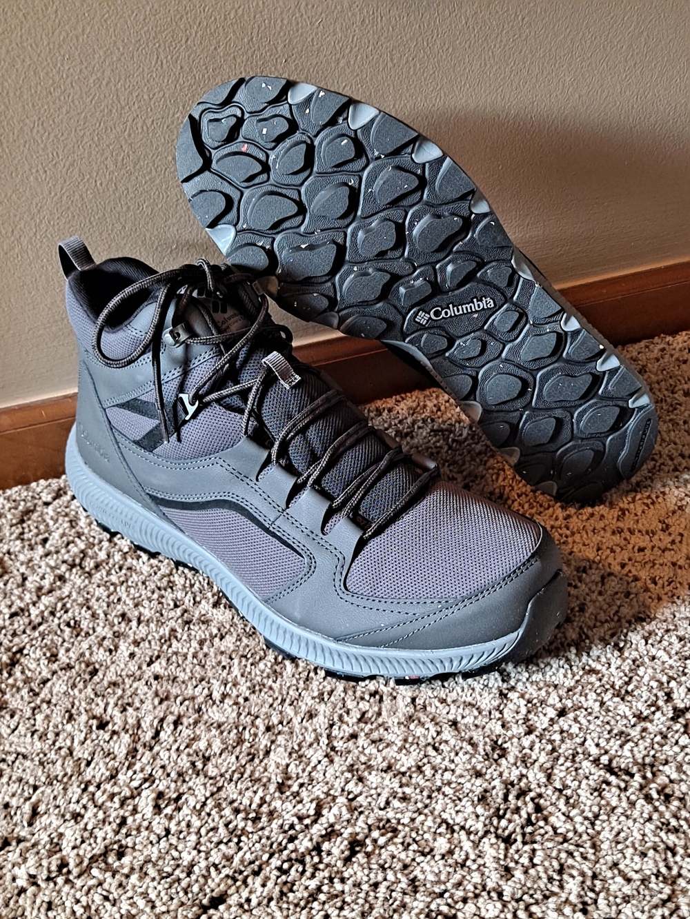 Columbia Men's Re-Peak Mid Hiking Boots dark grey & black Size 13